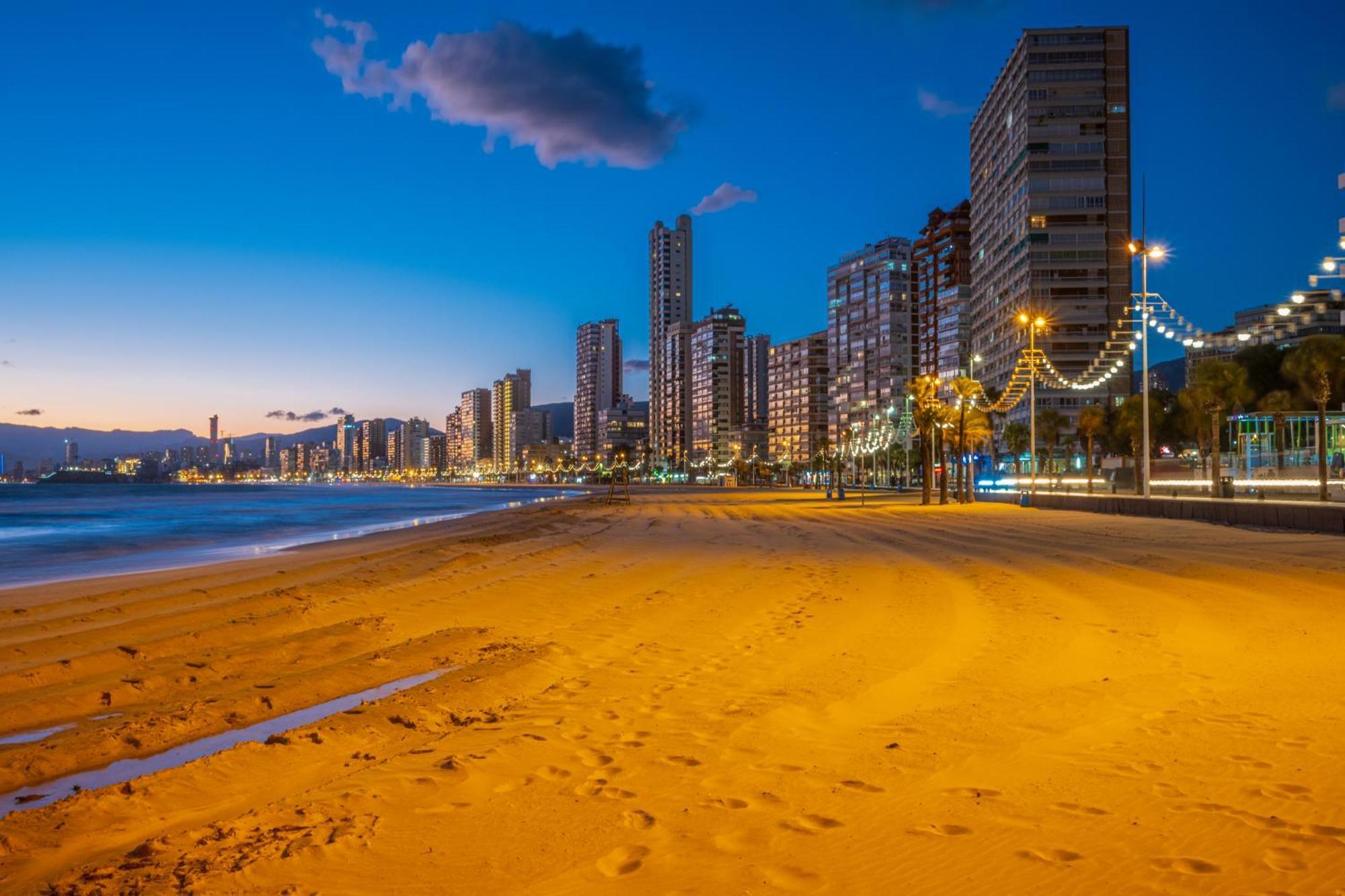 Three Bedrooms Apart In Benidorm Near Beach And Strip Kültér fotó